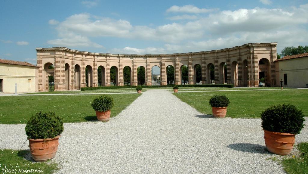 Agriturismo Corte Rocca San Giorgio di Mantova Luaran gambar