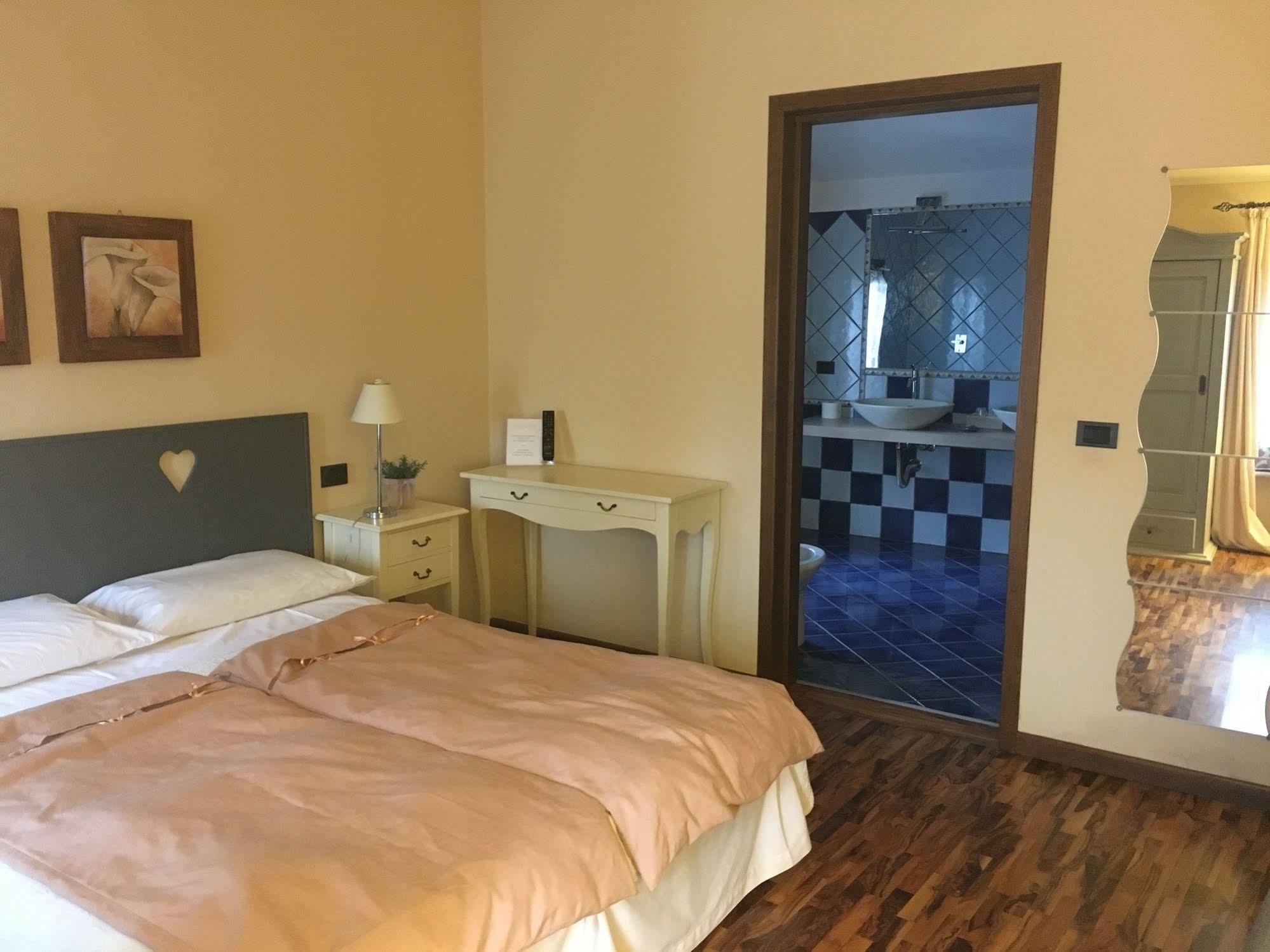 Agriturismo Corte Rocca San Giorgio di Mantova Luaran gambar