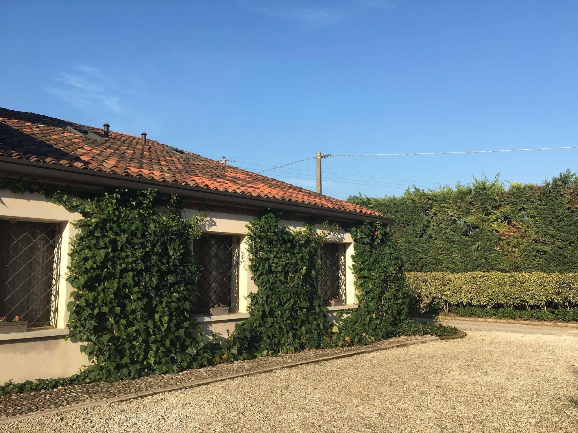 Agriturismo Corte Rocca San Giorgio di Mantova Luaran gambar